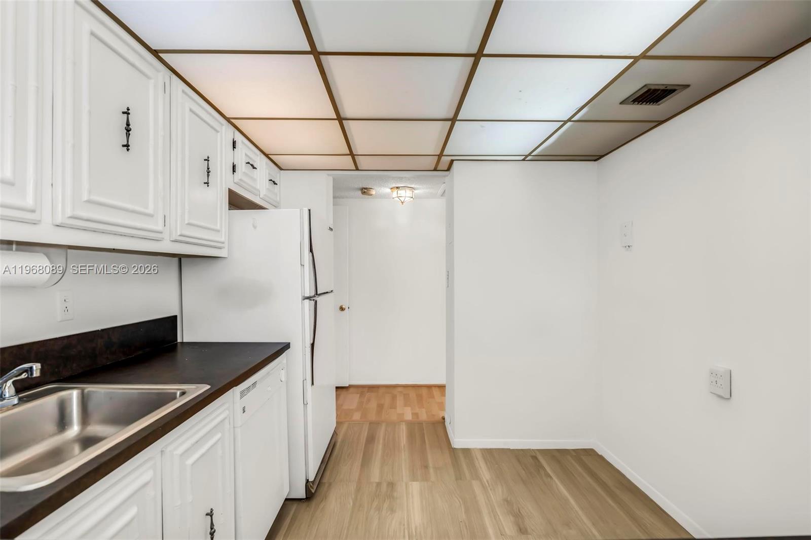 801 Three Iss Blvd #111 Hallandale Beach, FL 33009