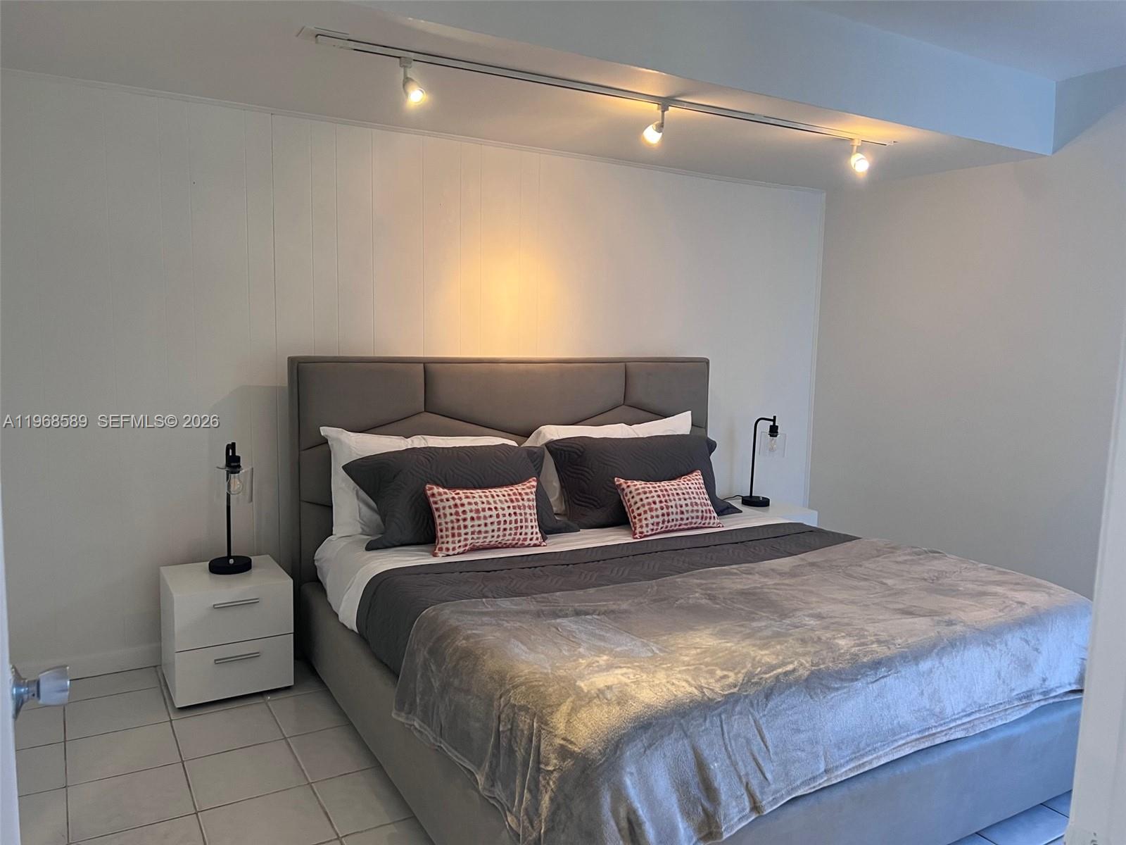 100 Lincoln Rd #415 Miami Beach, FL 33139