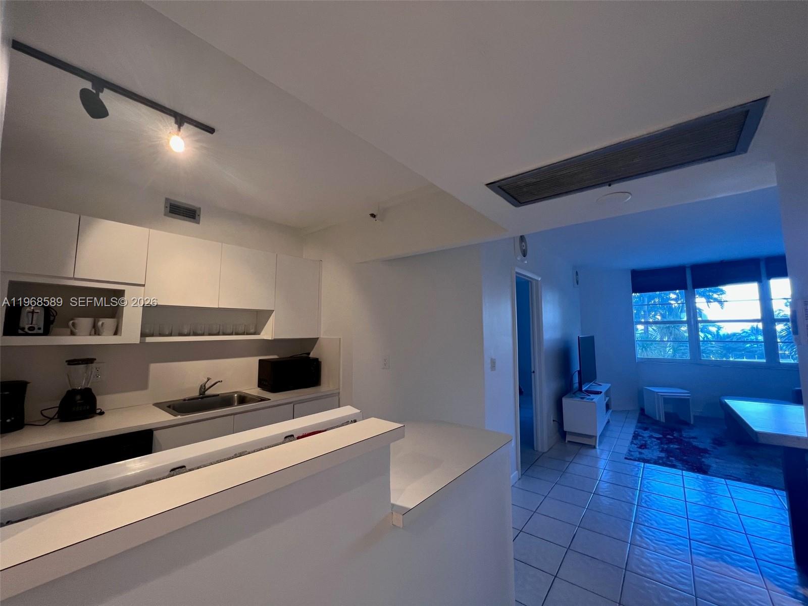 100 Lincoln Rd #415 Miami Beach, FL 33139