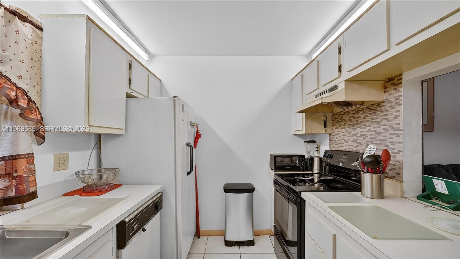 10413 NW 6th St Pembroke Pines, FL 33026