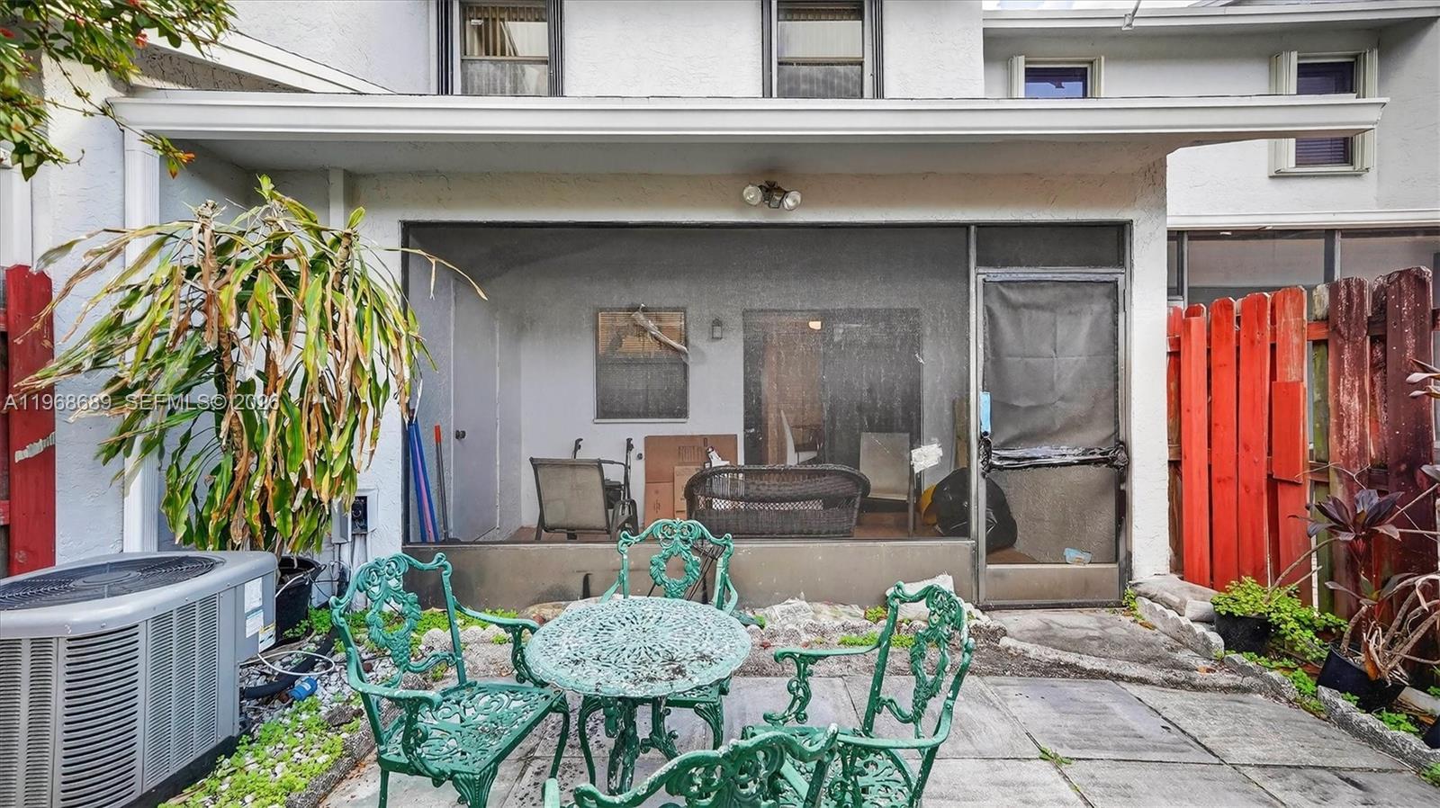 10413 NW 6th St Pembroke Pines, FL 33026