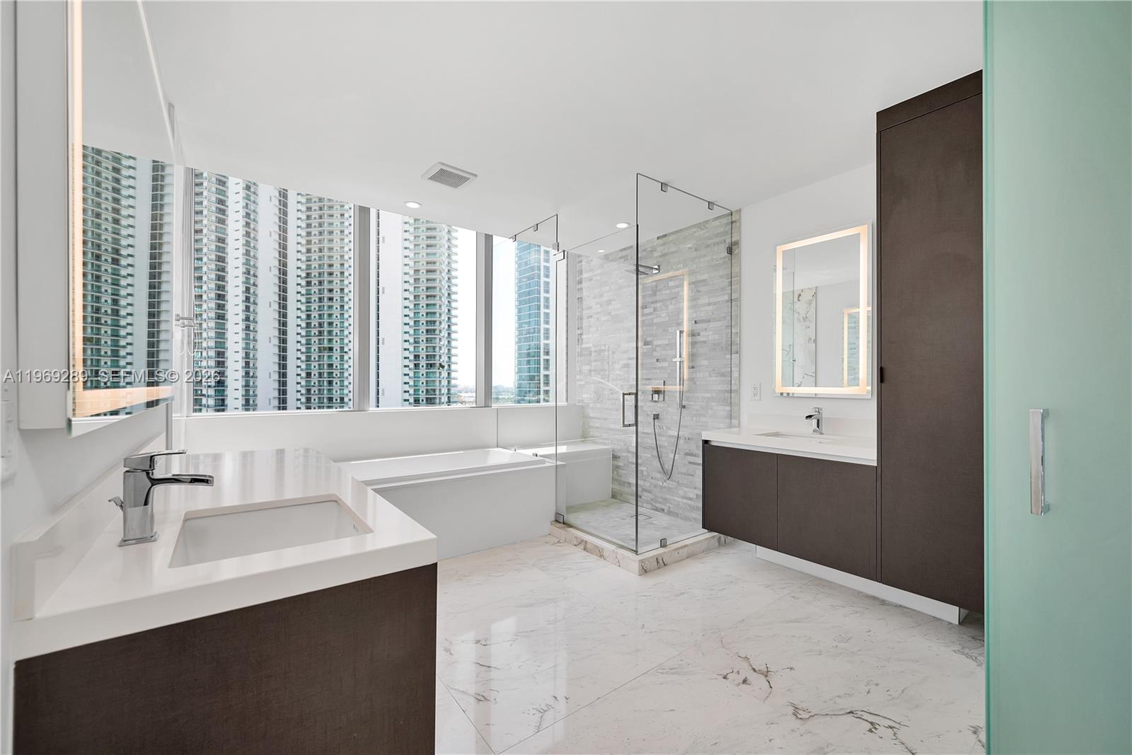 image Paramount Miami Worldcenter24