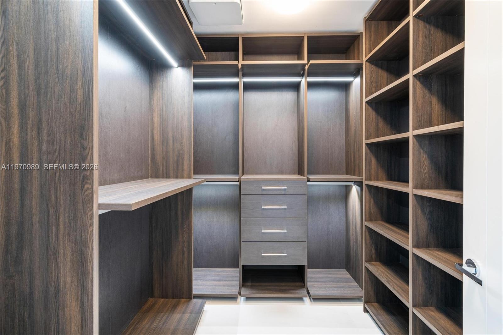 image Turnberry Ocean Club35