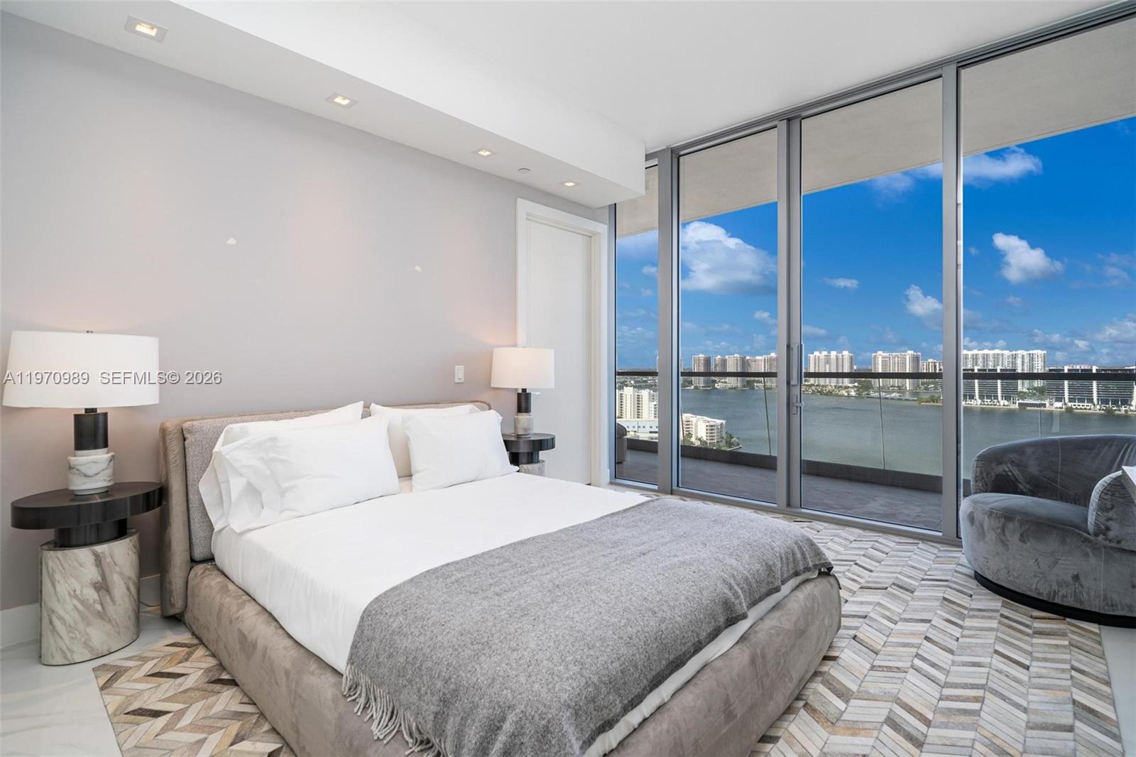 image Turnberry Ocean Club42