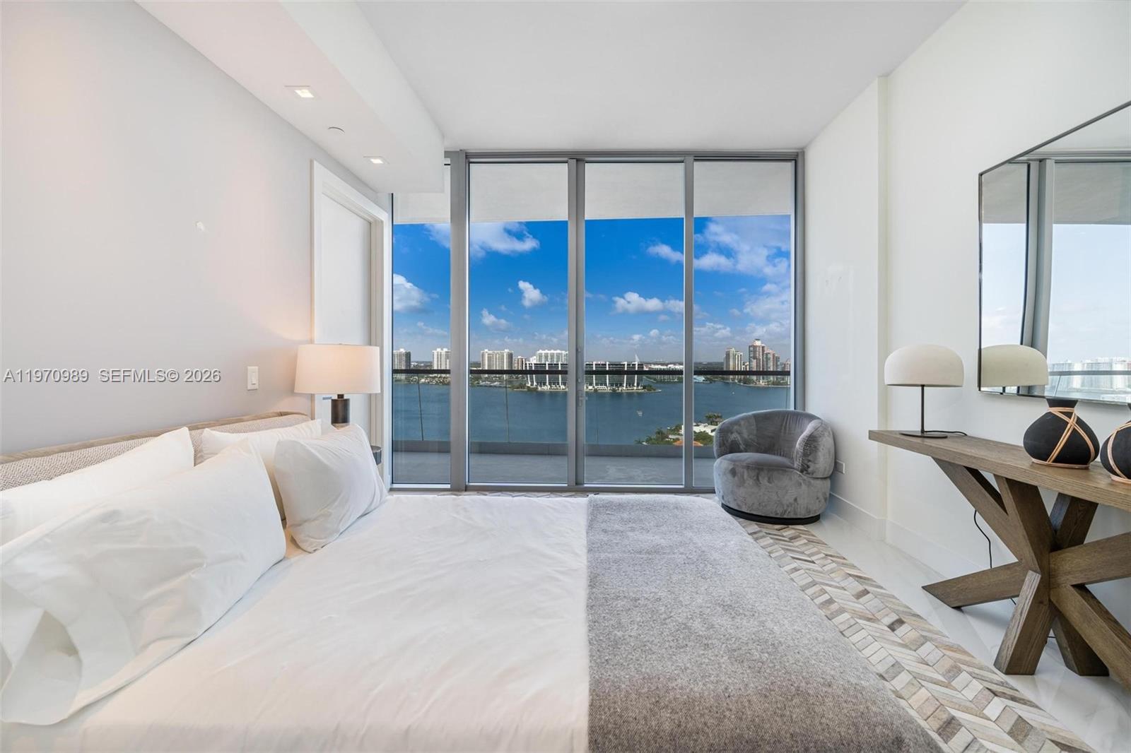 image Turnberry Ocean Club43