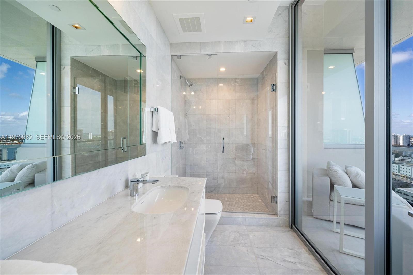 image Turnberry Ocean Club44