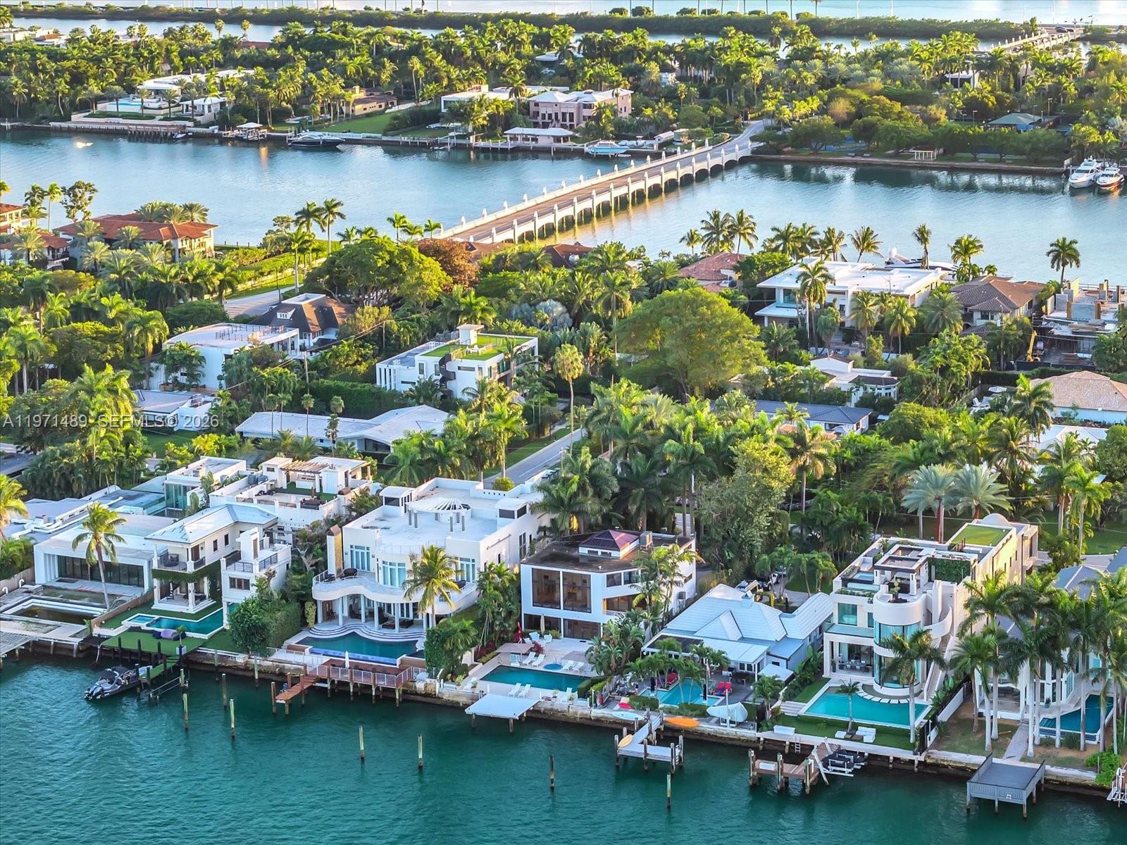 279 N Hibiscus Dr Miami Beach, FL 33139