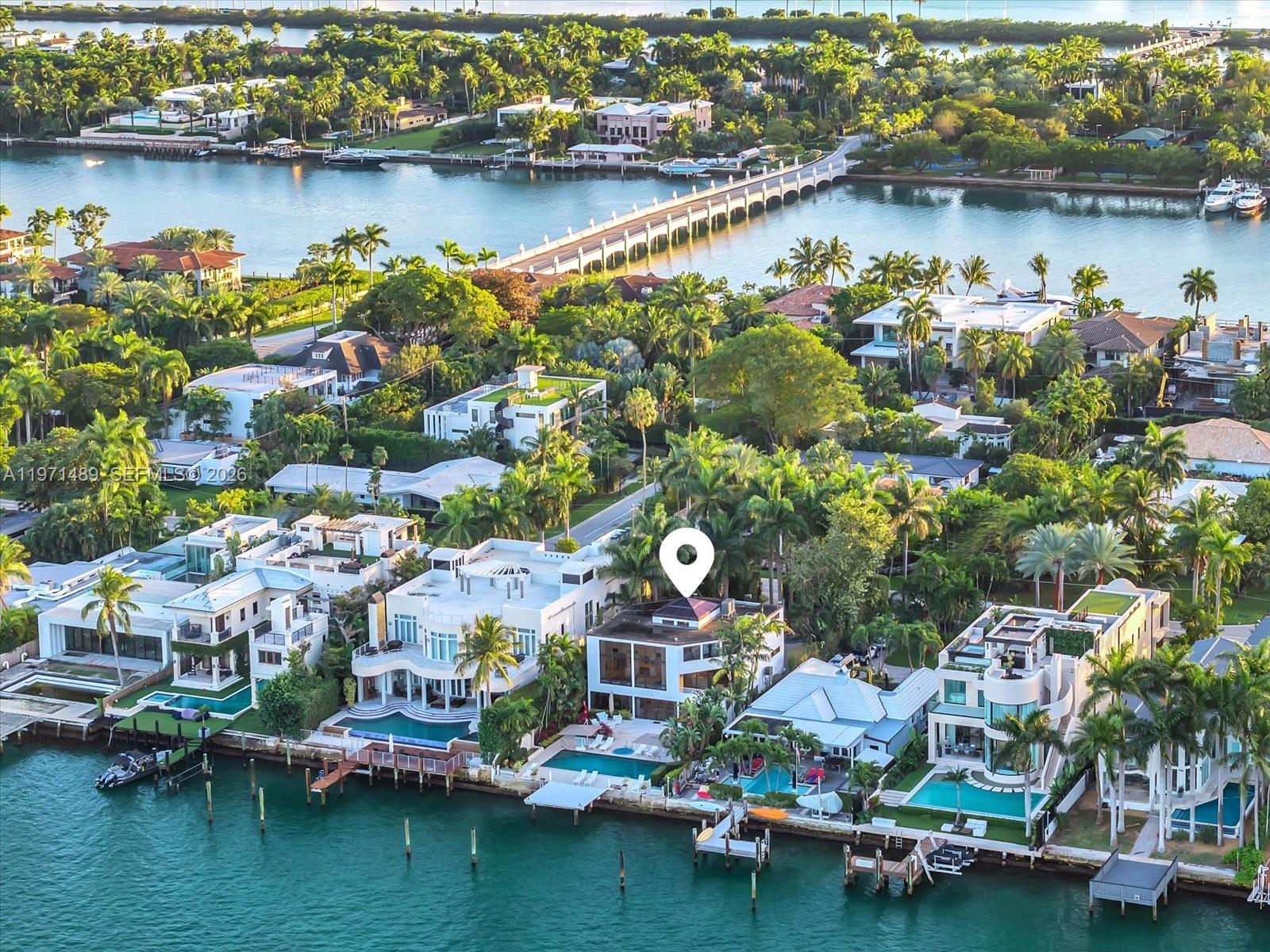 279 N Hibiscus Dr Miami Beach, FL 33139