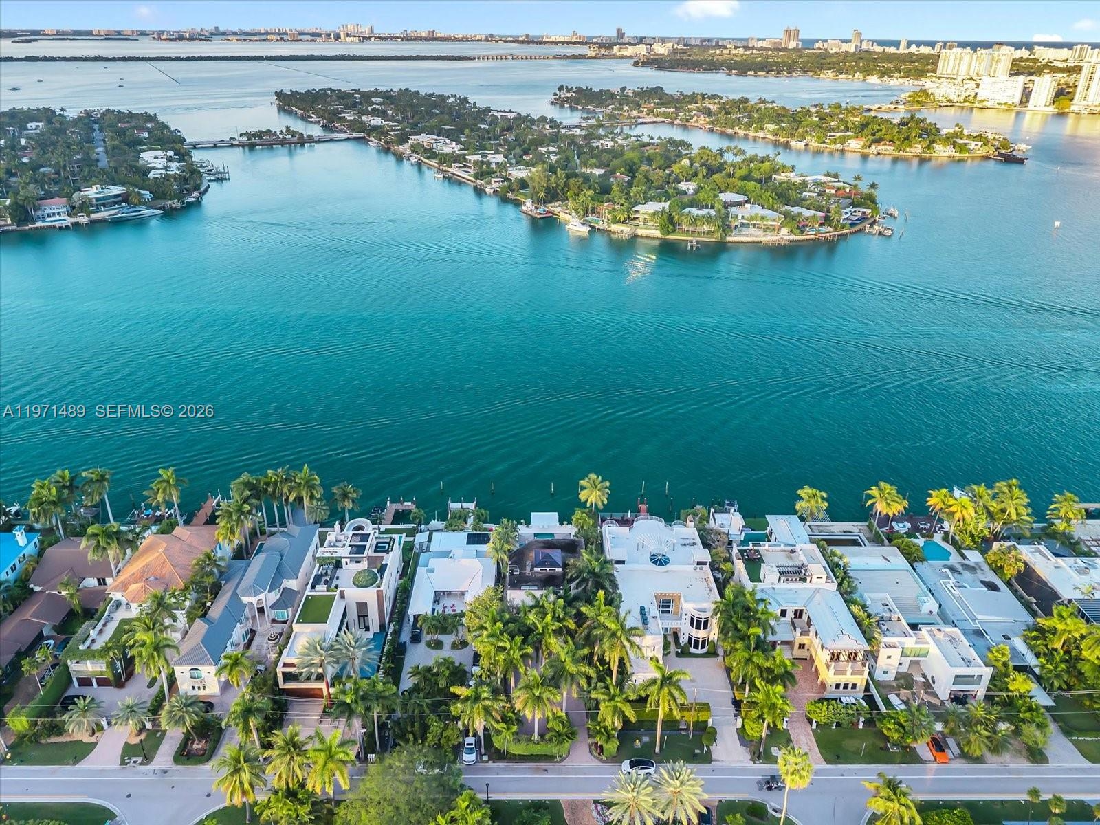279 N Hibiscus Dr Miami Beach, FL 33139