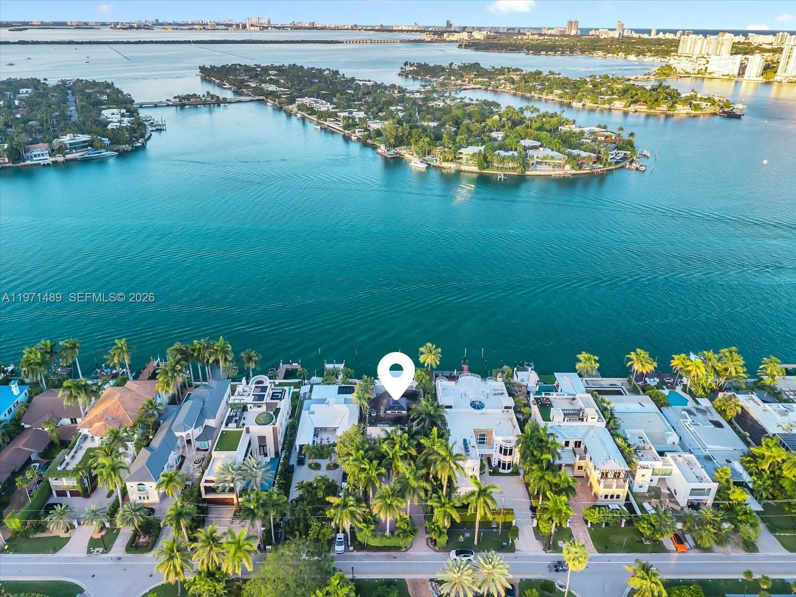 279 N Hibiscus Dr Miami Beach, FL 33139