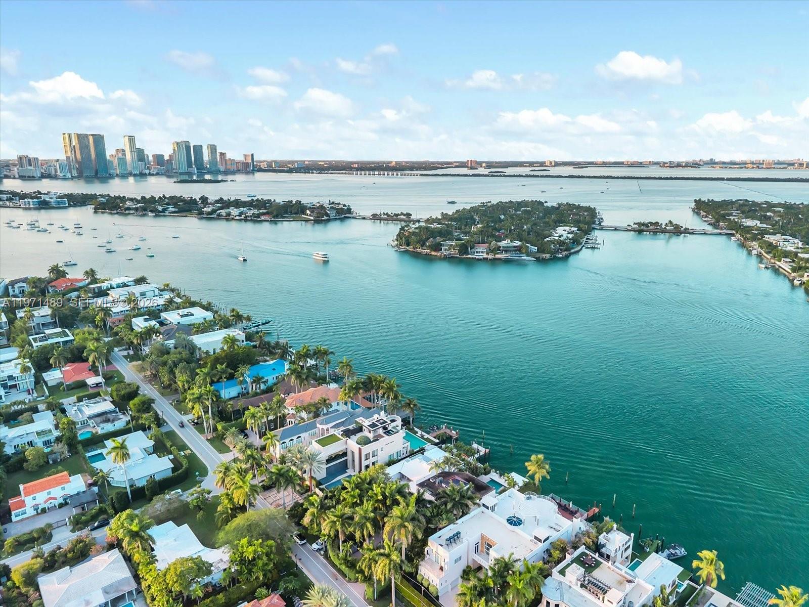 279 N Hibiscus Dr Miami Beach, FL 33139