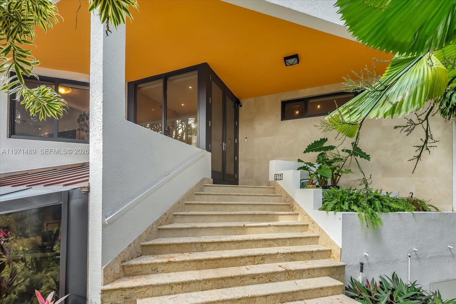 279 N Hibiscus Dr Miami Beach, FL 33139