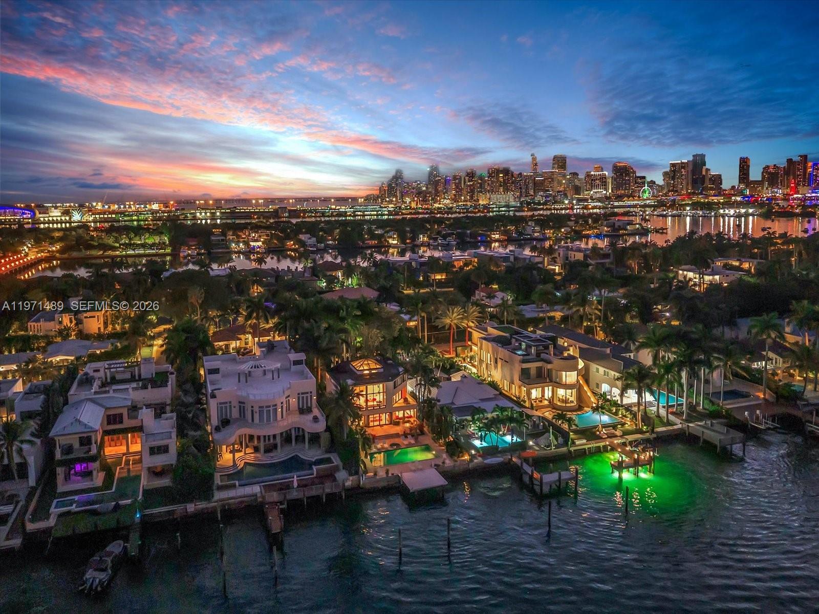 279 N Hibiscus Dr Miami Beach, FL 33139