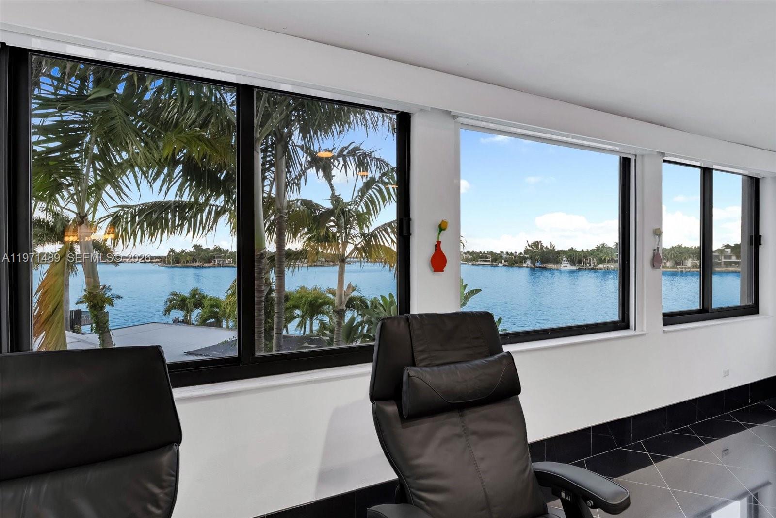 279 N Hibiscus Dr Miami Beach, FL 33139