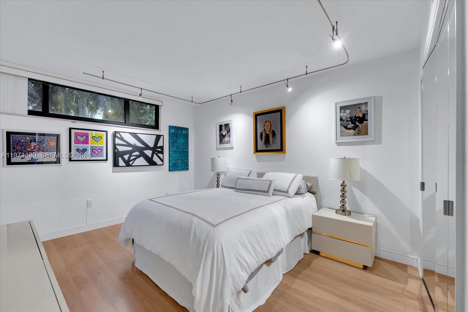 279 N Hibiscus Dr Miami Beach, FL 33139