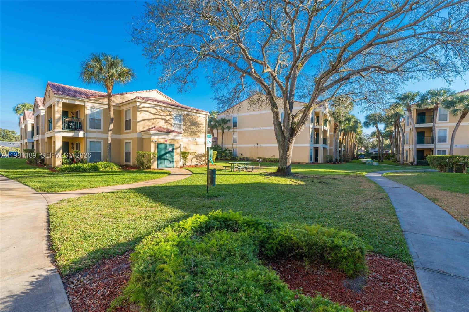 875 Riverside Dr #712 Coral Springs, FL 33071