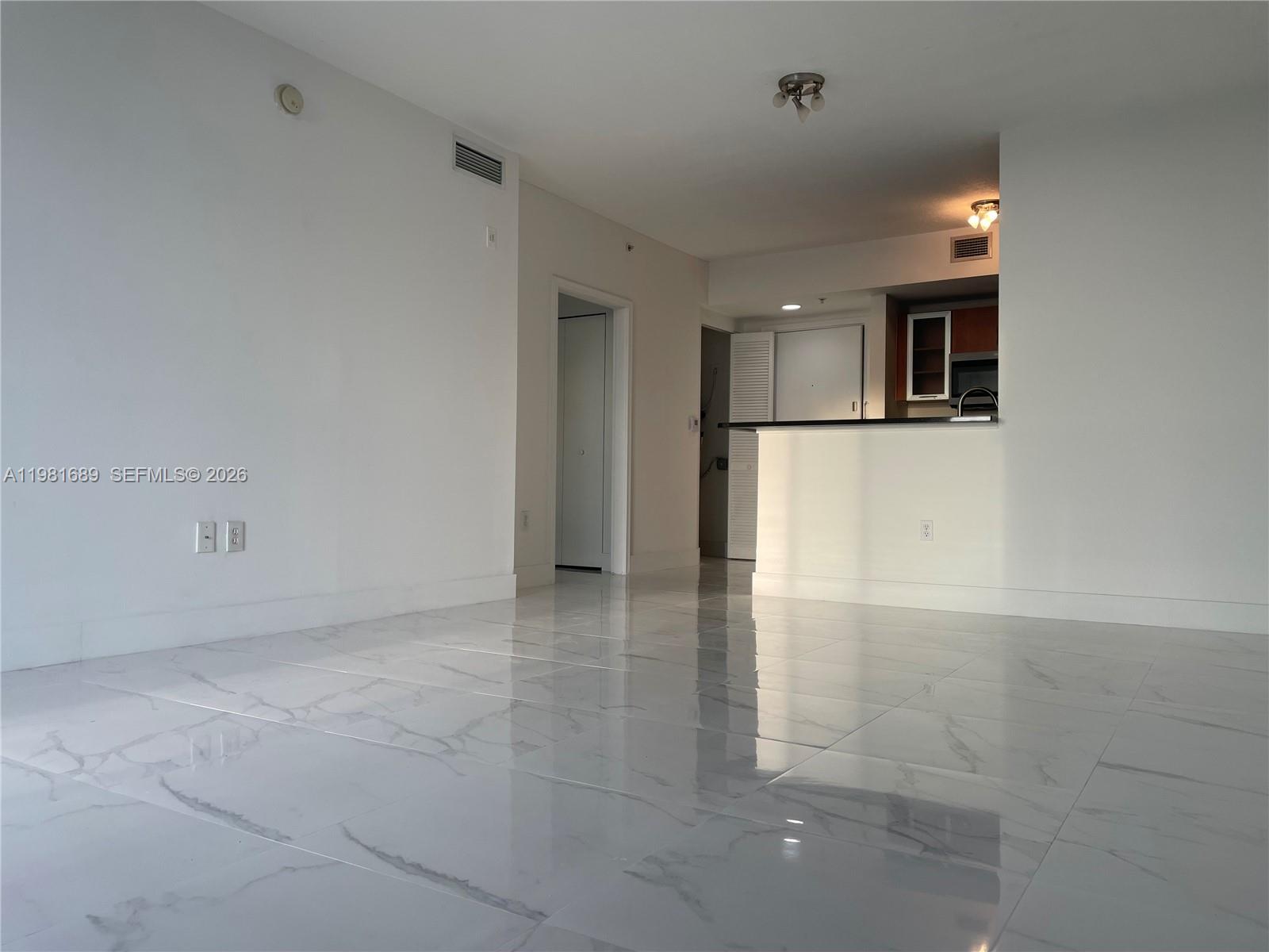 image The Venture at Aventura9