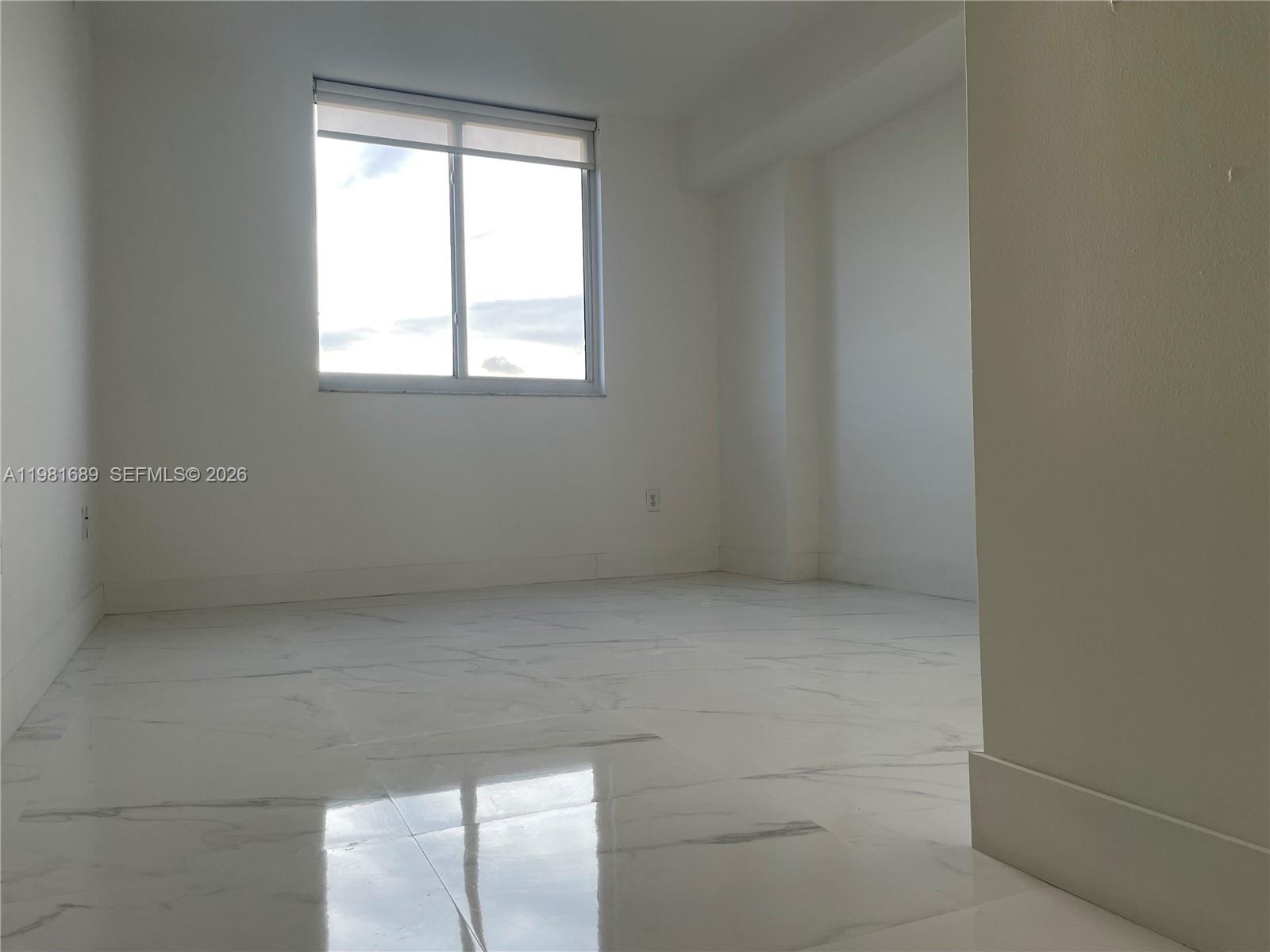 image The Venture at Aventura10