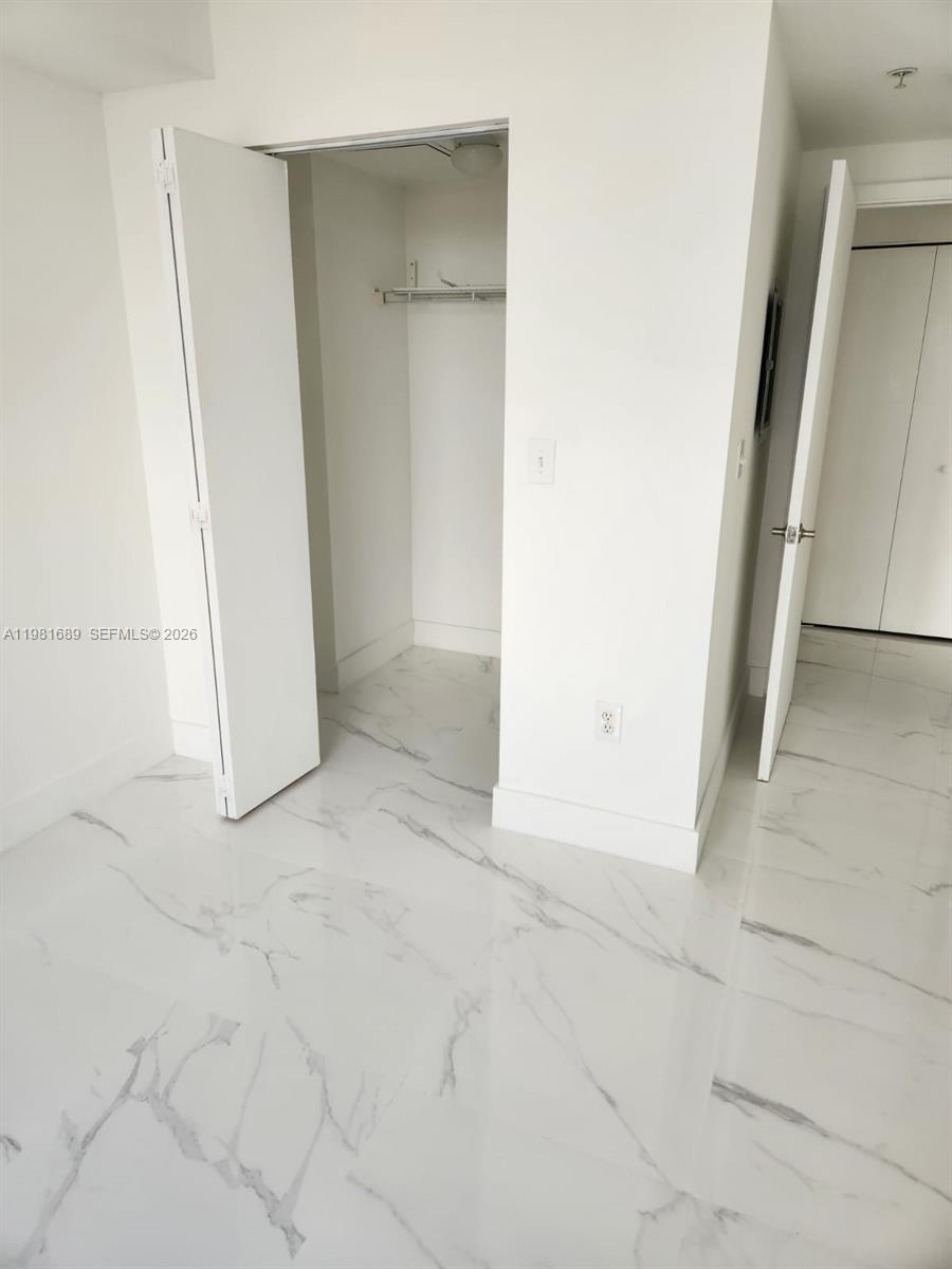 image The Venture at Aventura11