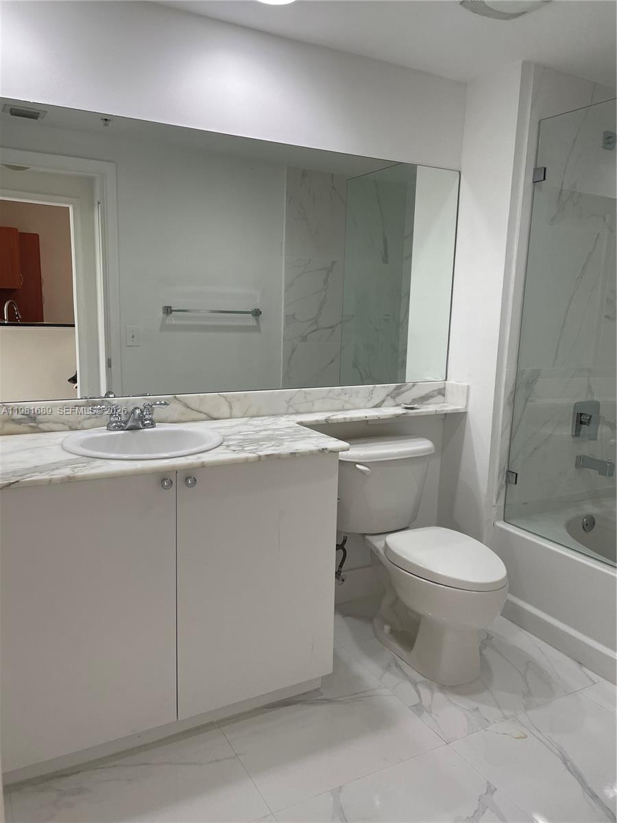 image The Venture at Aventura14