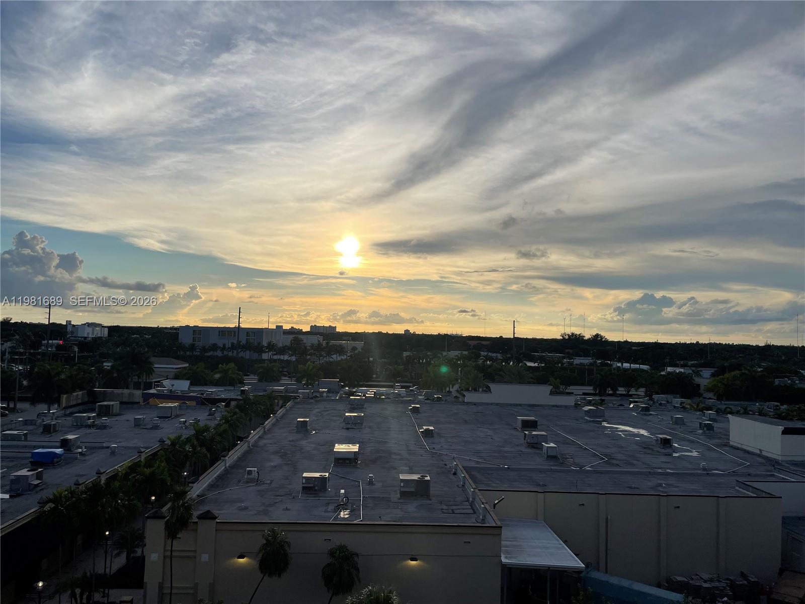 image The Venture at Aventura18