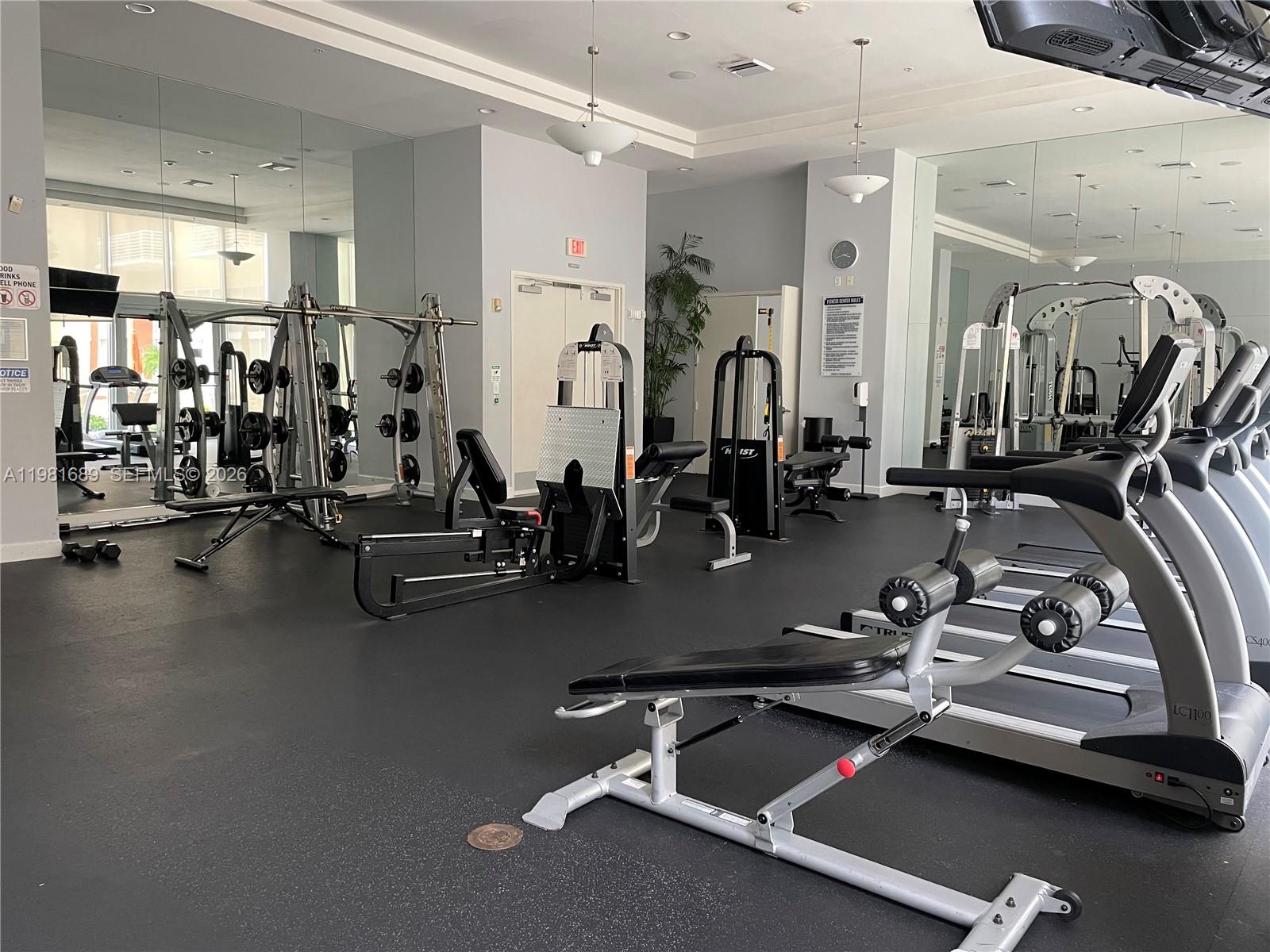 image The Venture at Aventura25