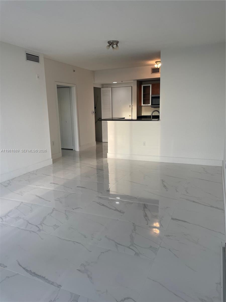 image The Venture at Aventura8