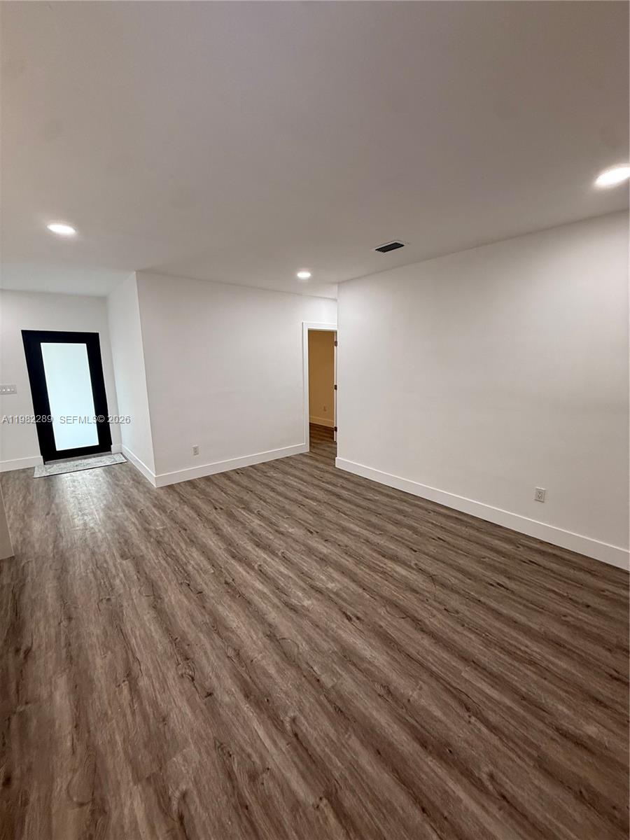 1014 W 66th St Hialeah, FL 33012