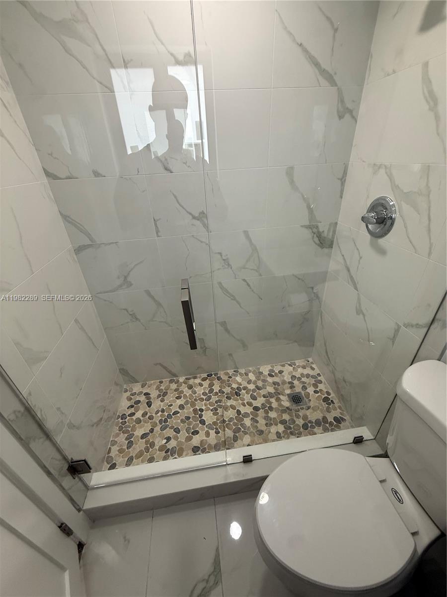 1014 W 66th St Hialeah, FL 33012