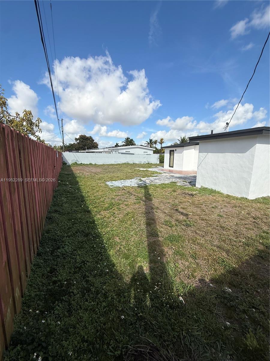1014 W 66th St Hialeah, FL 33012