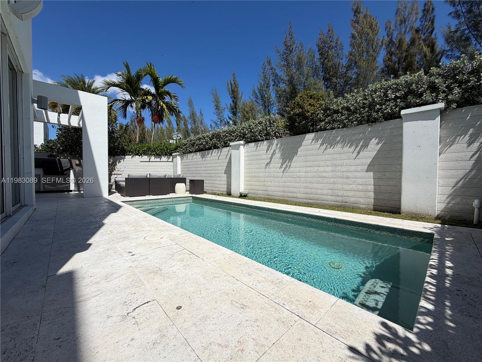 7475 NW 97th Ct Doral, FL 33178