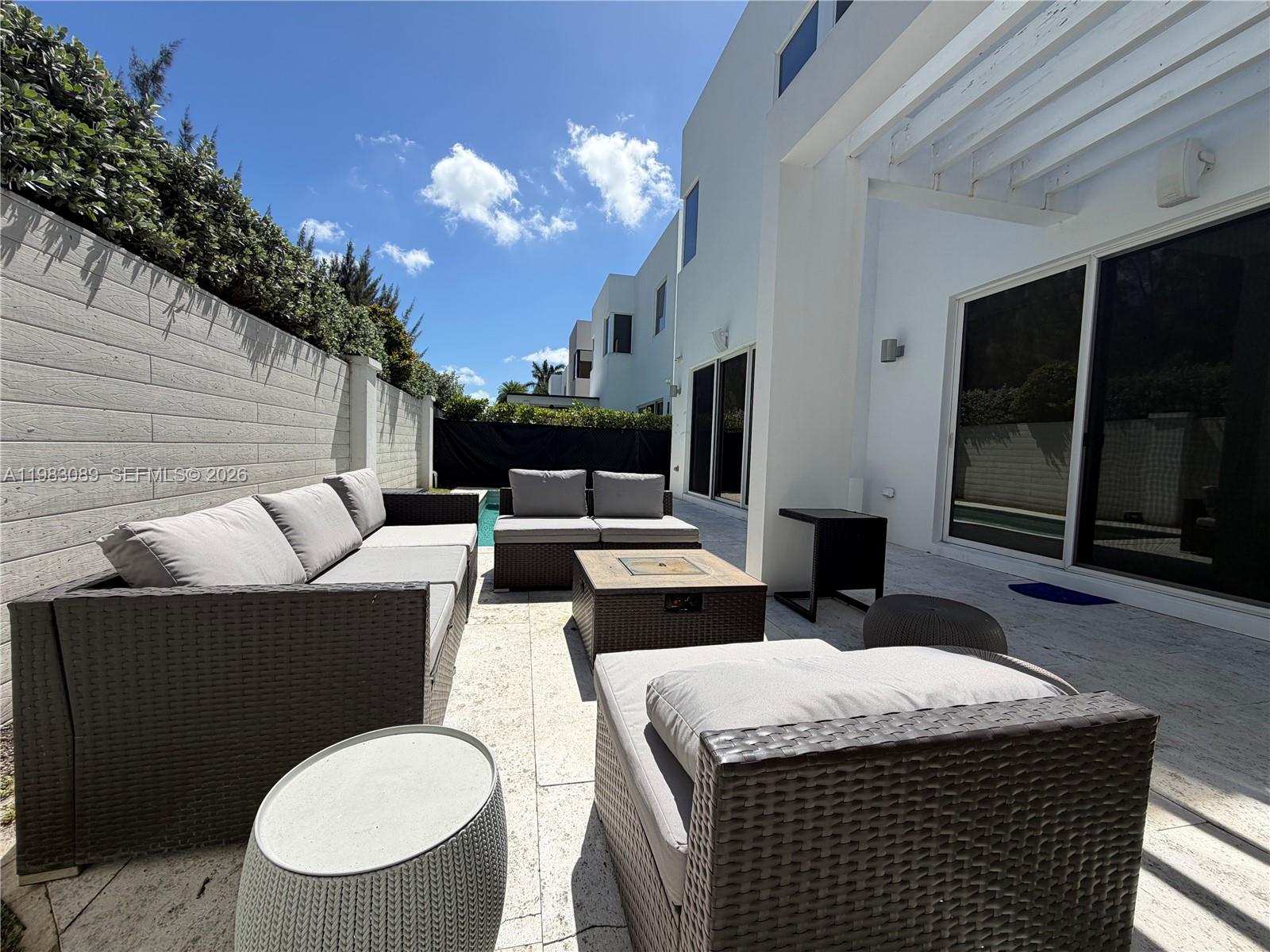 7475 NW 97th Ct Doral, FL 33178