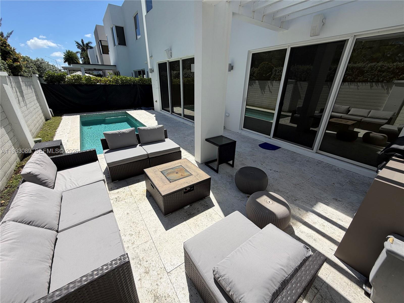 7475 NW 97th Ct Doral, FL 33178