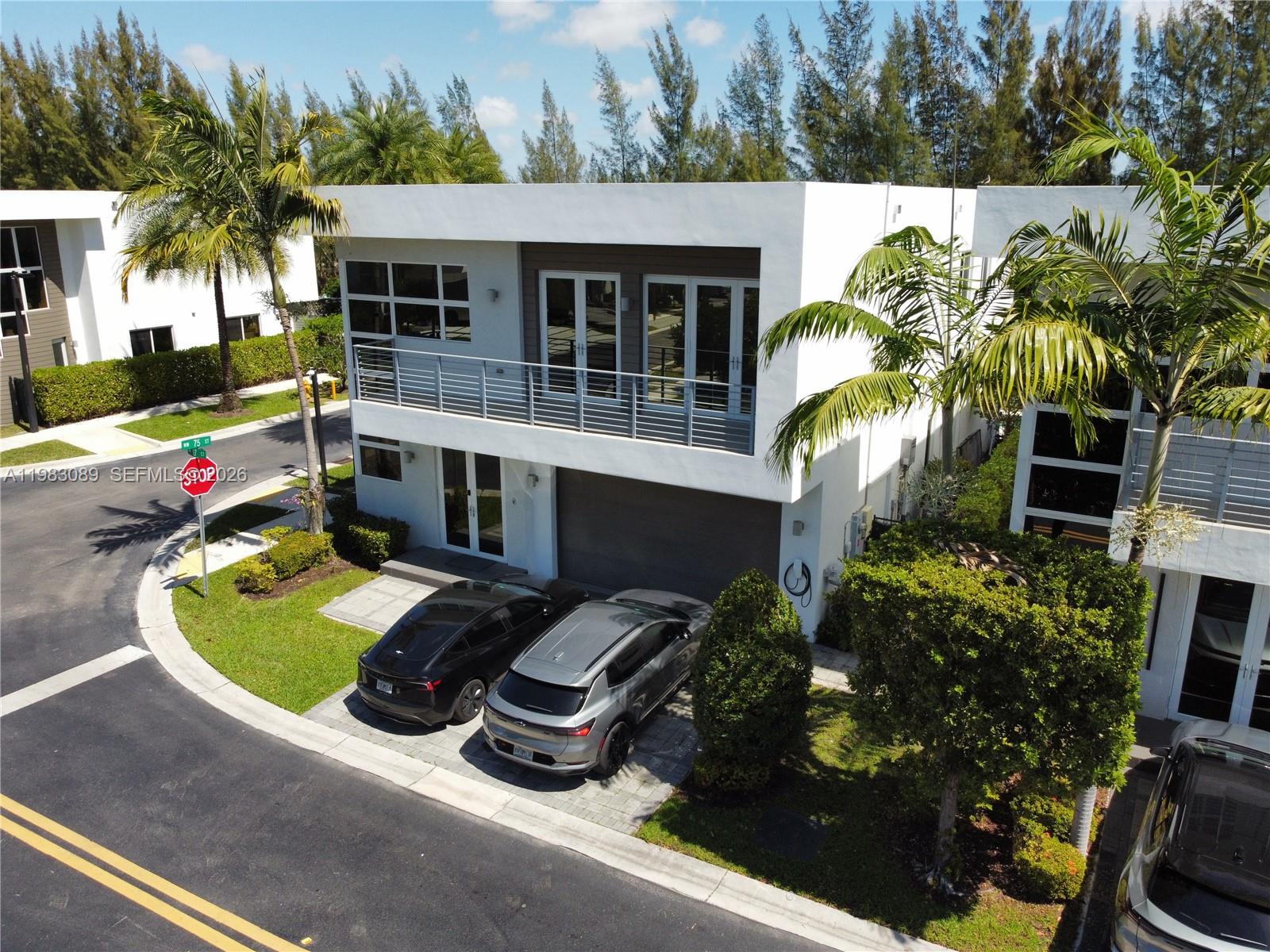 7475 NW 97th Ct Doral, FL 33178