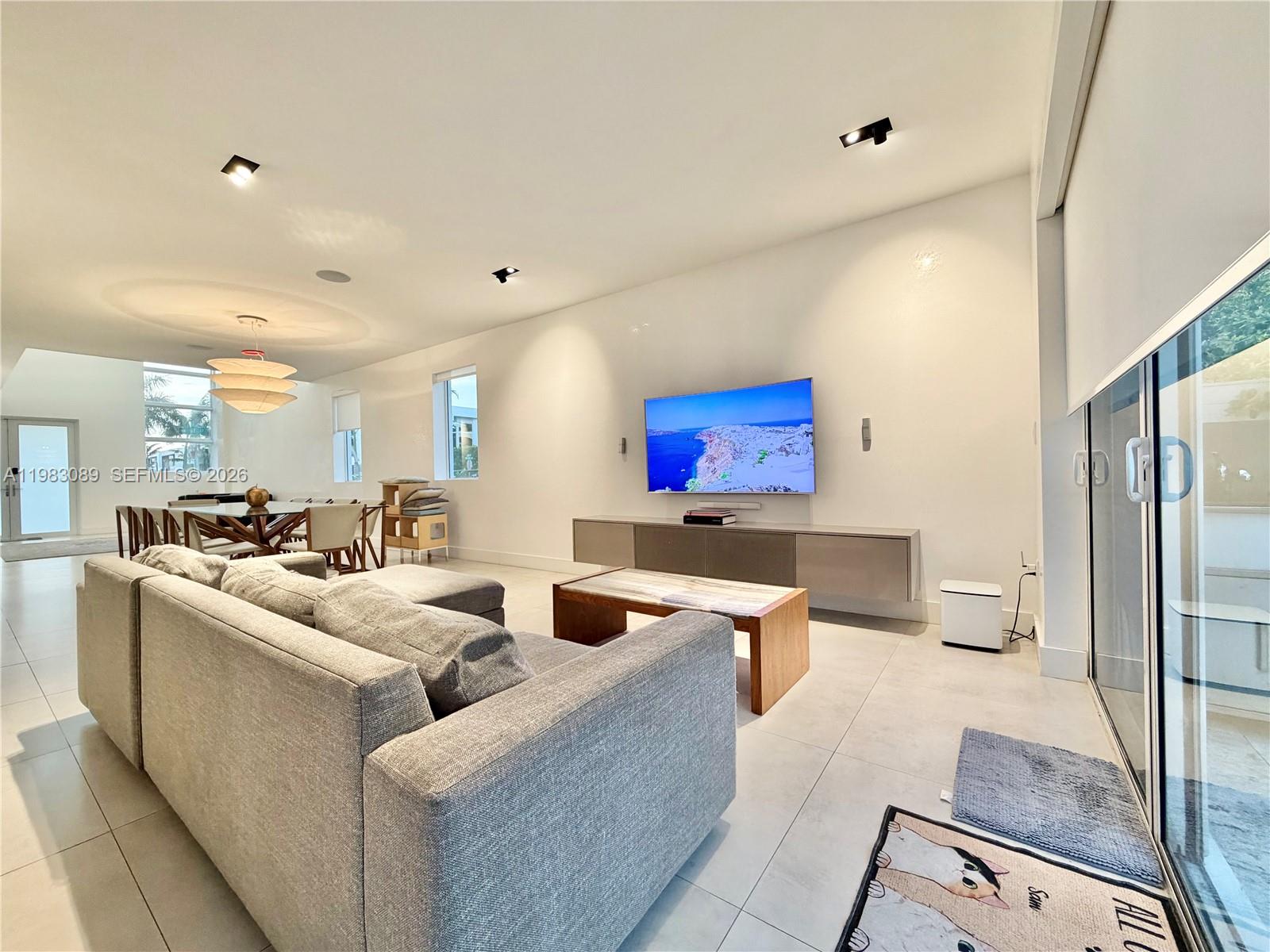 7475 NW 97th Ct Doral, FL 33178