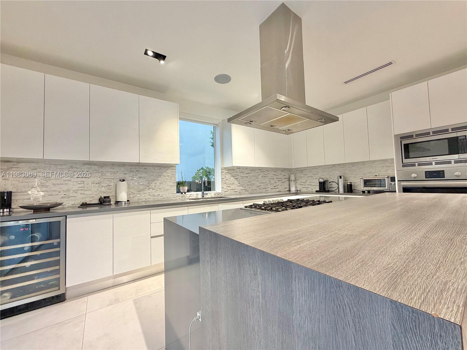 7475 NW 97th Ct Doral, FL 33178