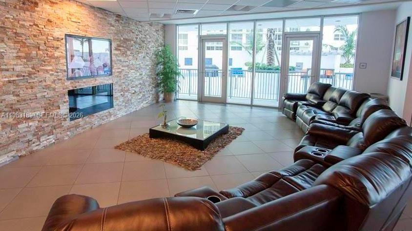 1750 N Bayshore Dr #1104 Miami, FL 33132