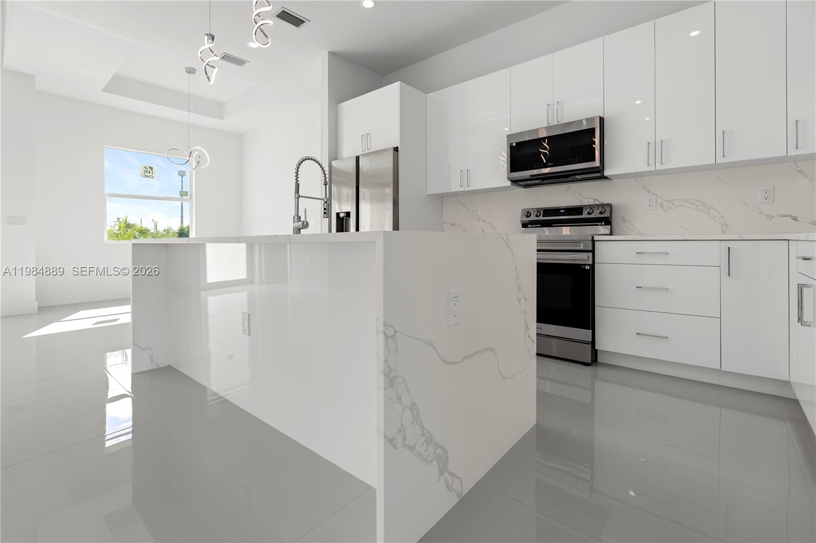 1027 Kirkwood St Lehigh Acres, FL 33974