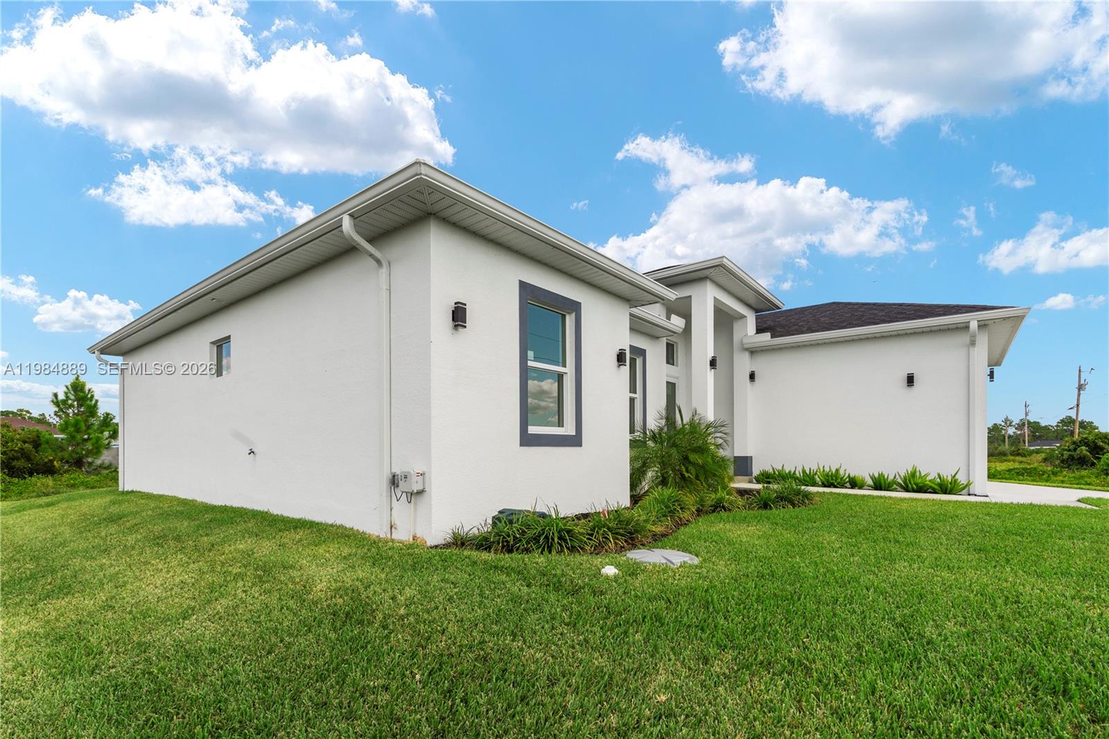 1027 Kirkwood St Lehigh Acres, FL 33974