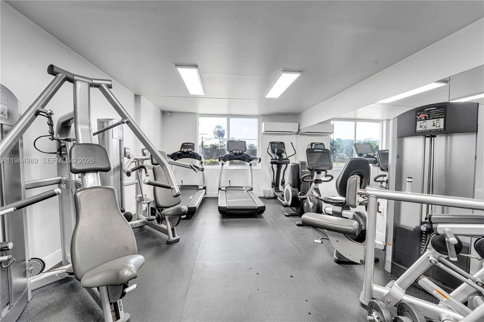 919 Hillcrest Dr #210