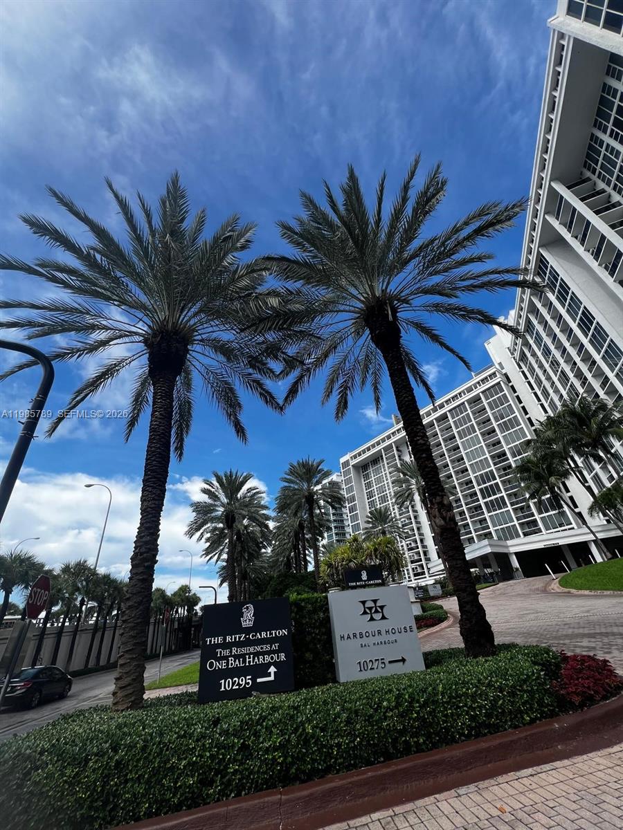 image Harbour House1