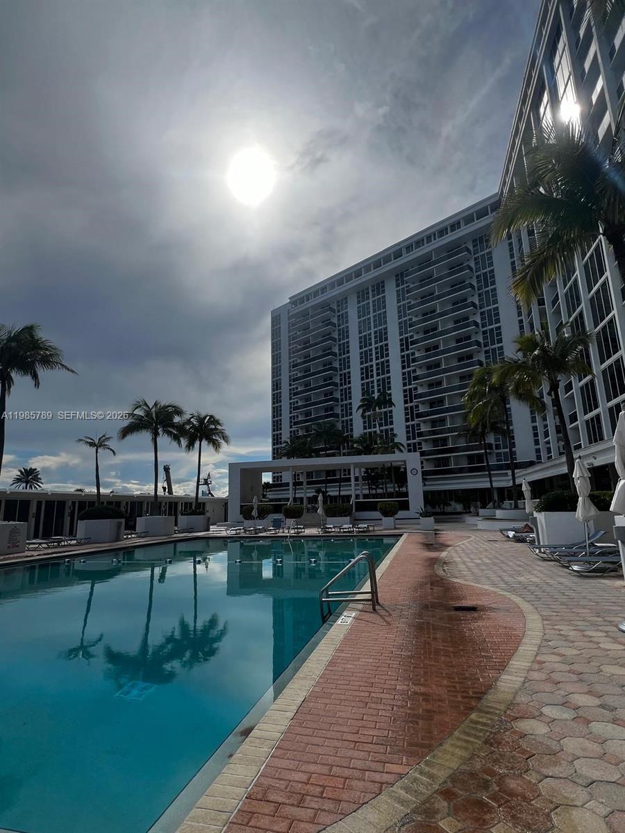 image Harbour House21