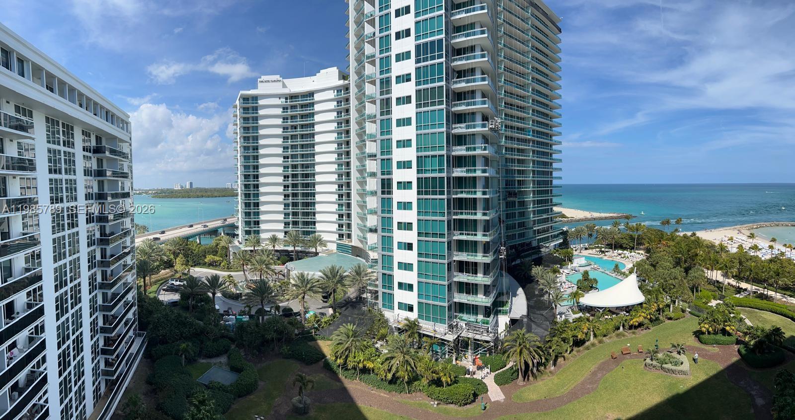 image Harbour House30