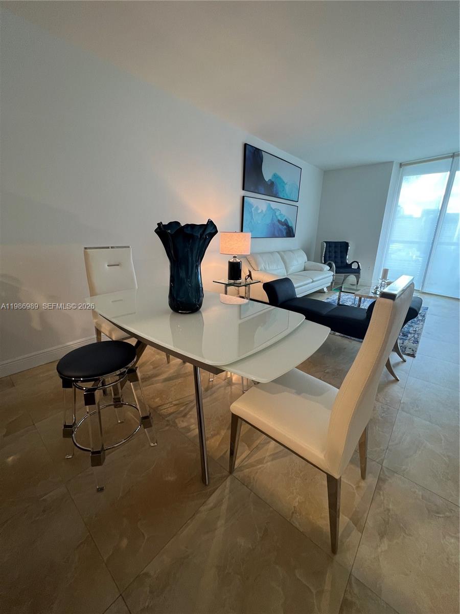 495 Brickell Ave #2707 Miami, FL 33131