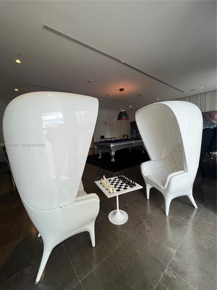 495 Brickell Ave #2707 Miami, FL 33131