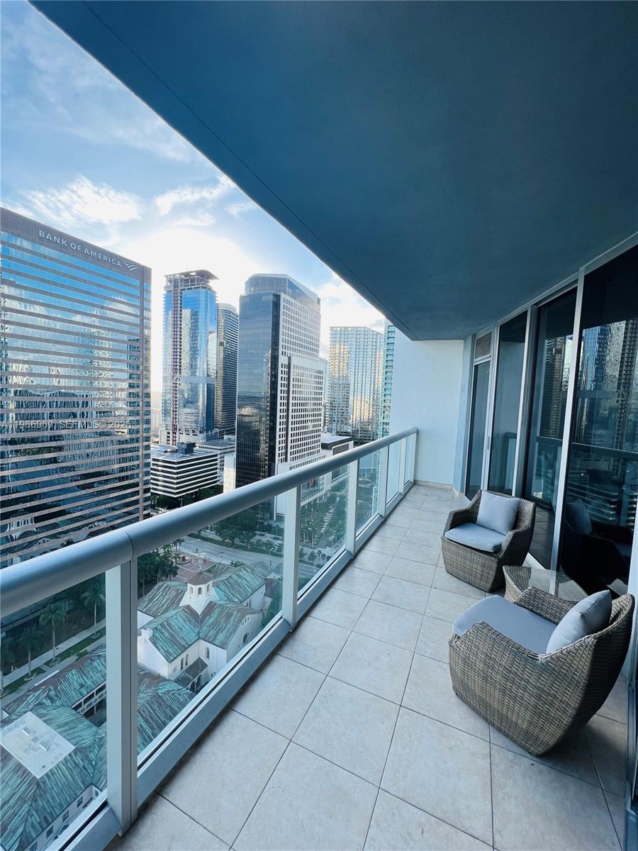 495 Brickell Ave #2707 Miami, FL 33131