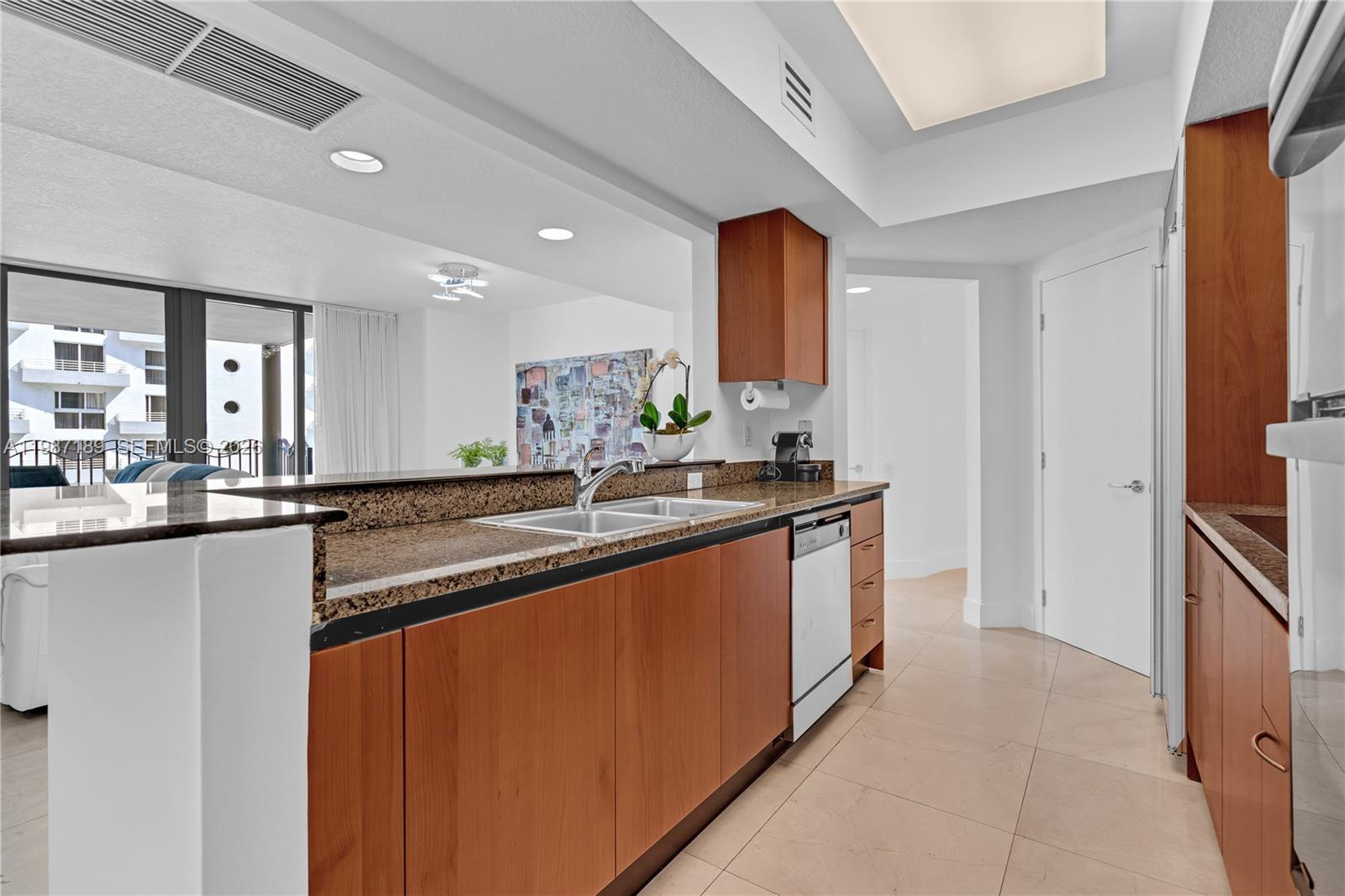 image 1500 Ocean Drive12