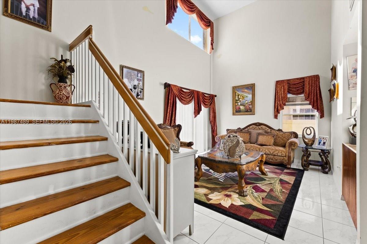 1041 NW 189th Ave Pembroke Pines, FL 33029