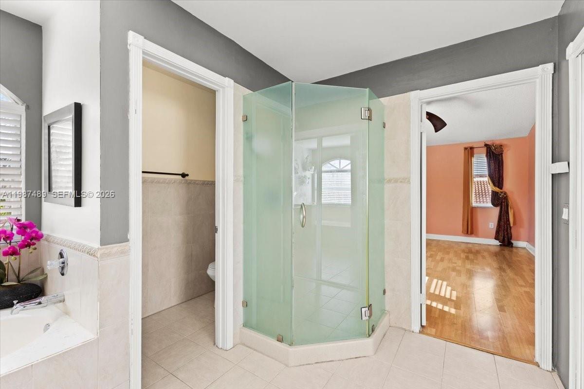 1041 NW 189th Ave Pembroke Pines, FL 33029