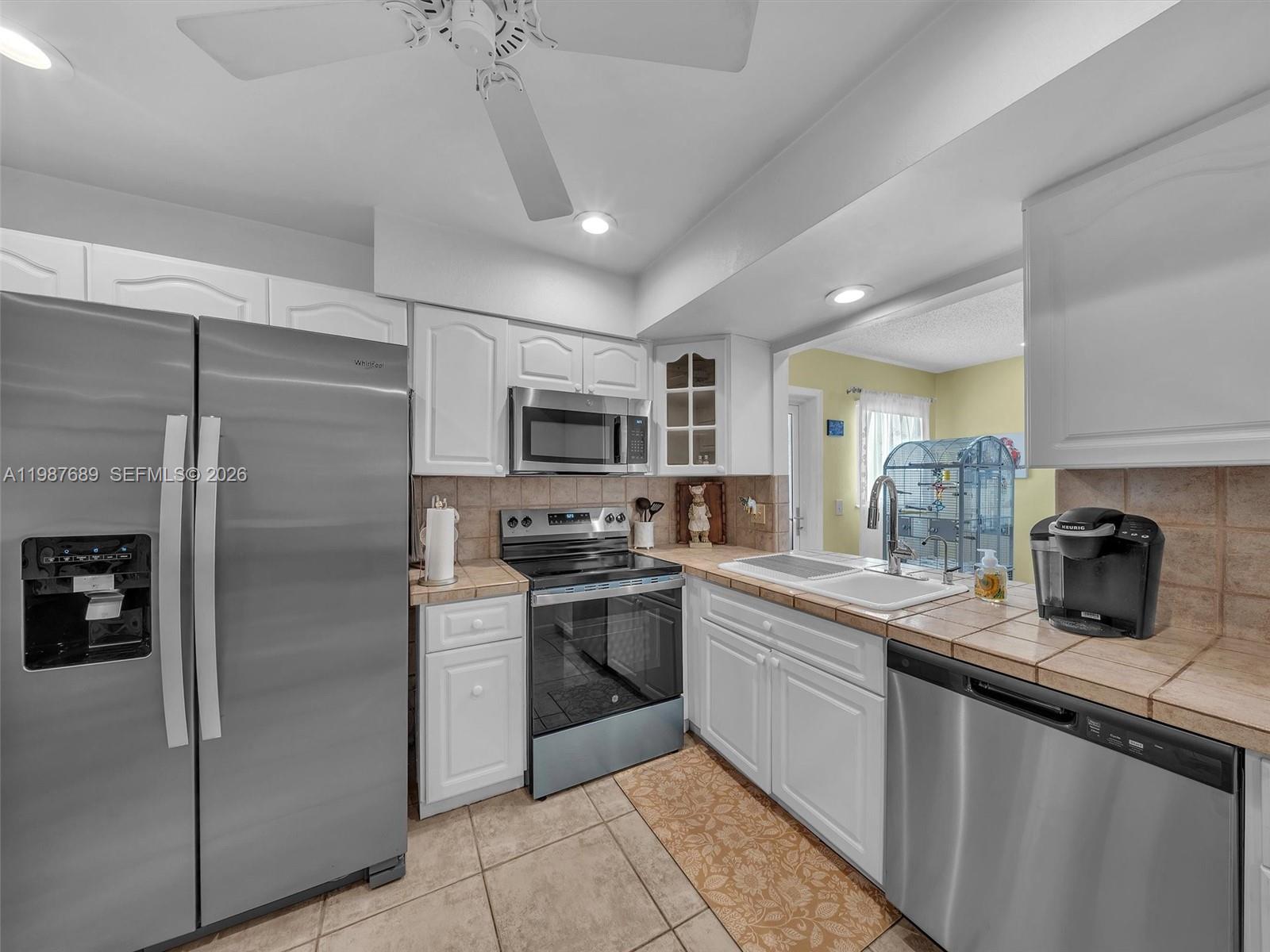 9621 NW 8th St Pembroke Pines, FL 33024